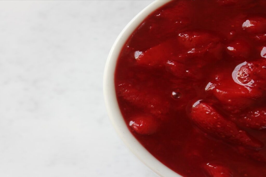 strawberry sauce with frozen strawberries