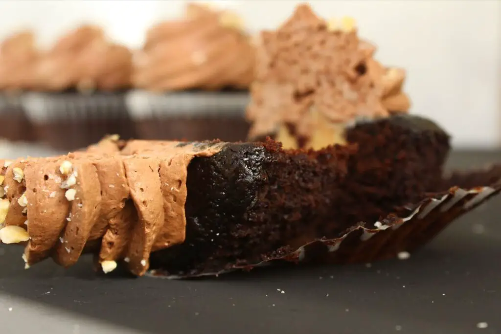 chocolate cupcakes with filling