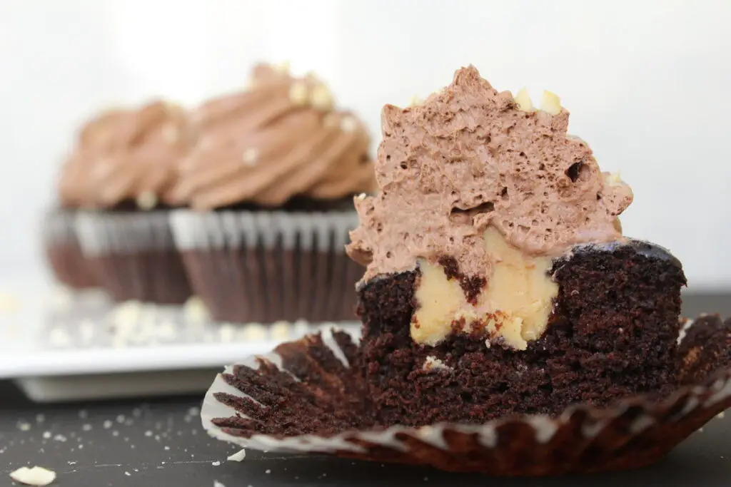 recipe for chocolate cupcakes with peanut butter filling