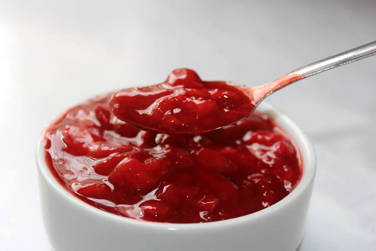 Best Homemade Strawberry Sauce (Topping) Farah's Recipes