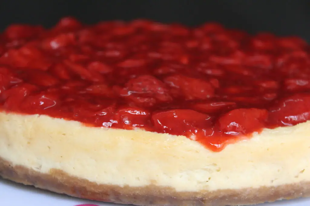 baked strawberry cheesecake