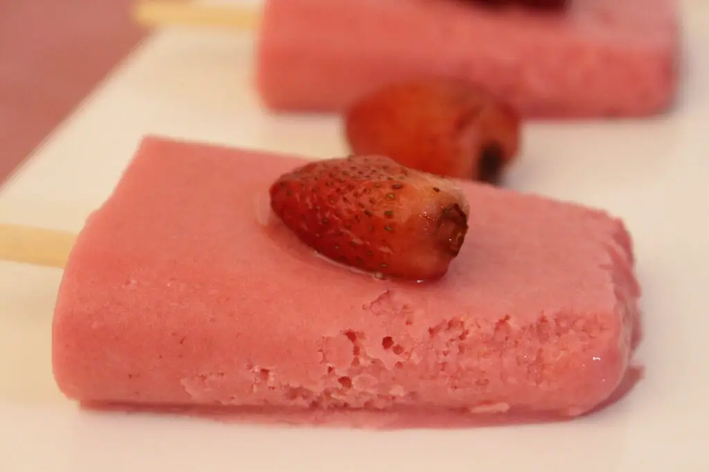 strawberry shortcake ice cream bars recipe