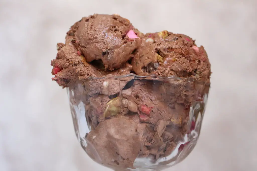 vanilla rocky road ice cream