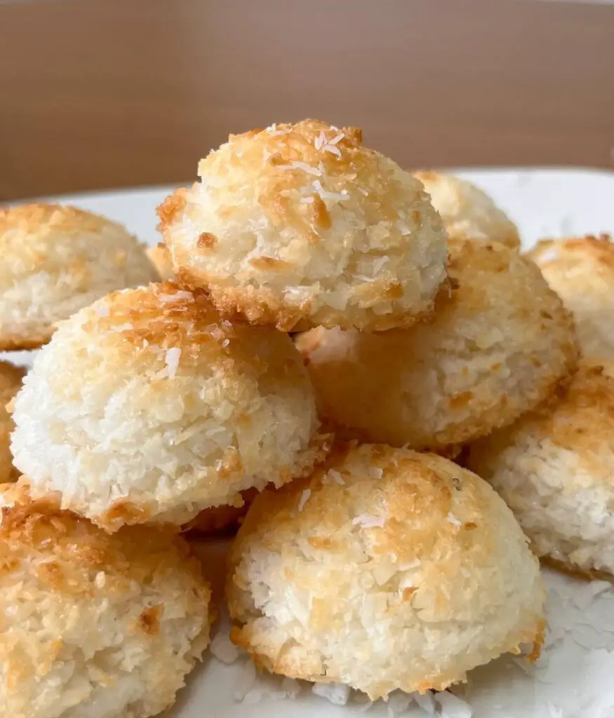 simple coconut macaroons