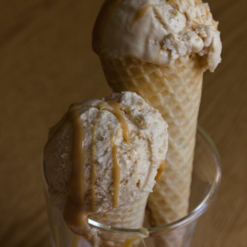 vanilla ice cream with dulce de leche