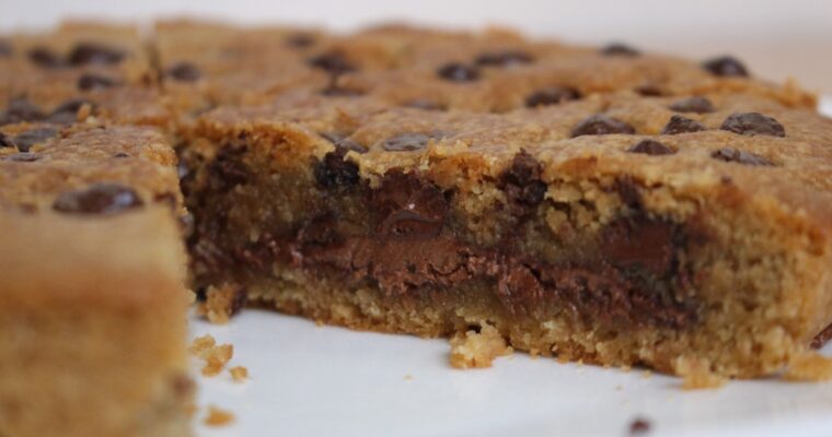 Giant Chocolate Chip Cookie Cake Recipe