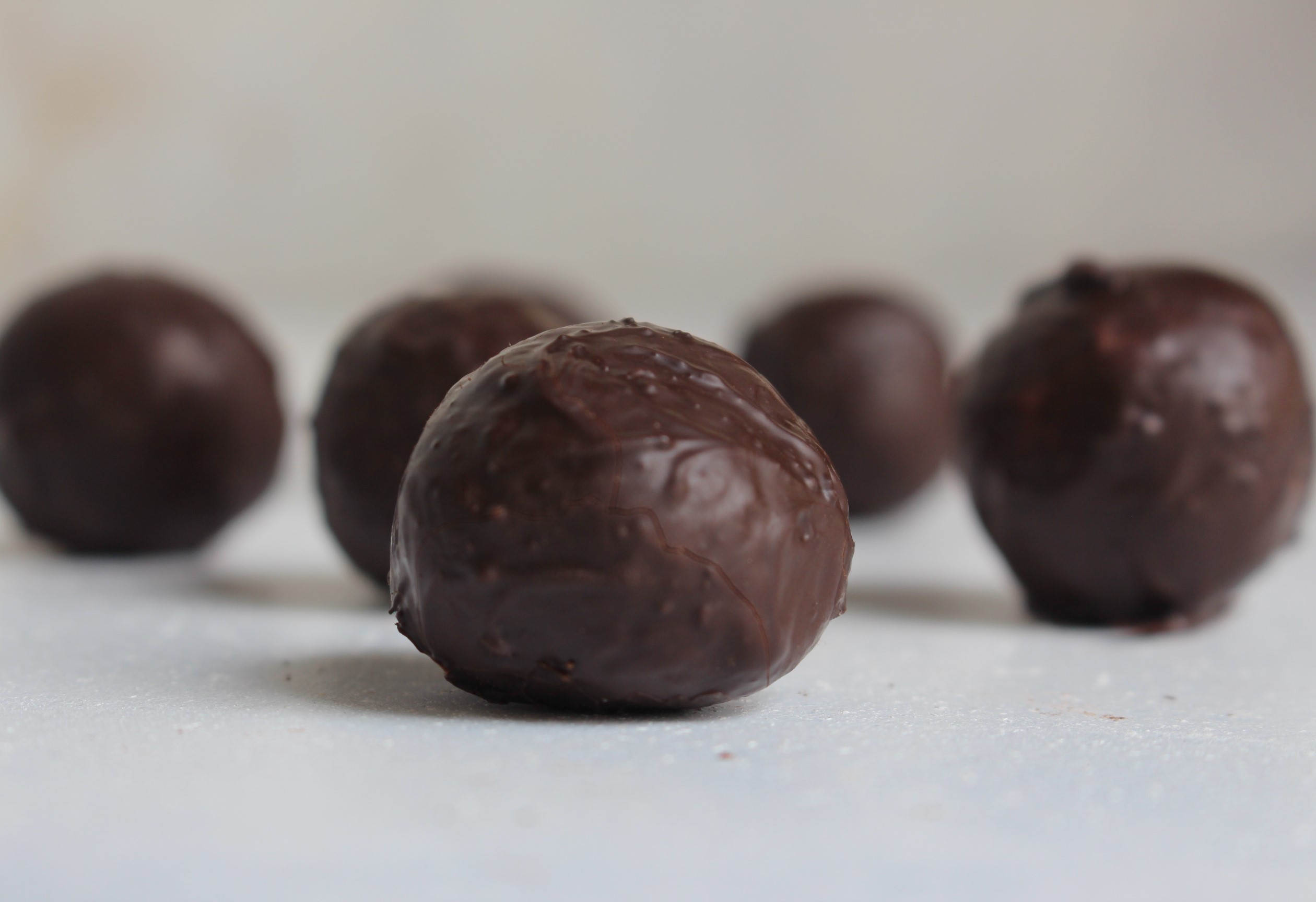 2-ingredients Chocolate Truffles Recipe