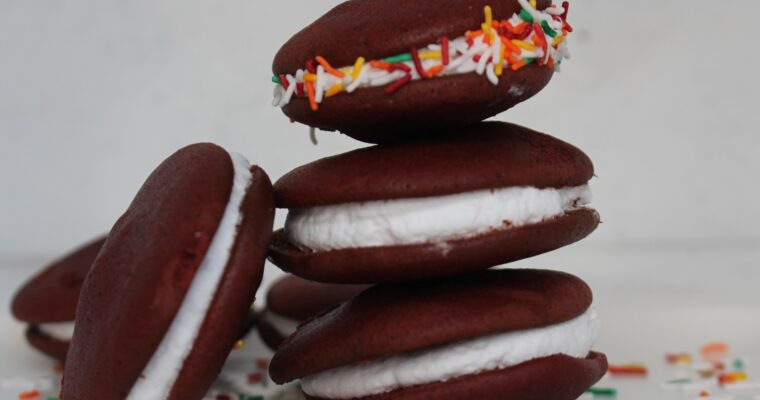 Easy Red Velvet Whoopie Pies