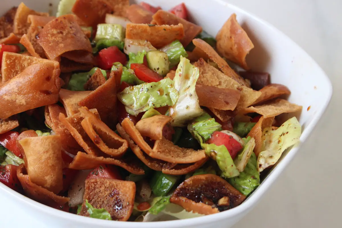 lebanese fattoush salad 