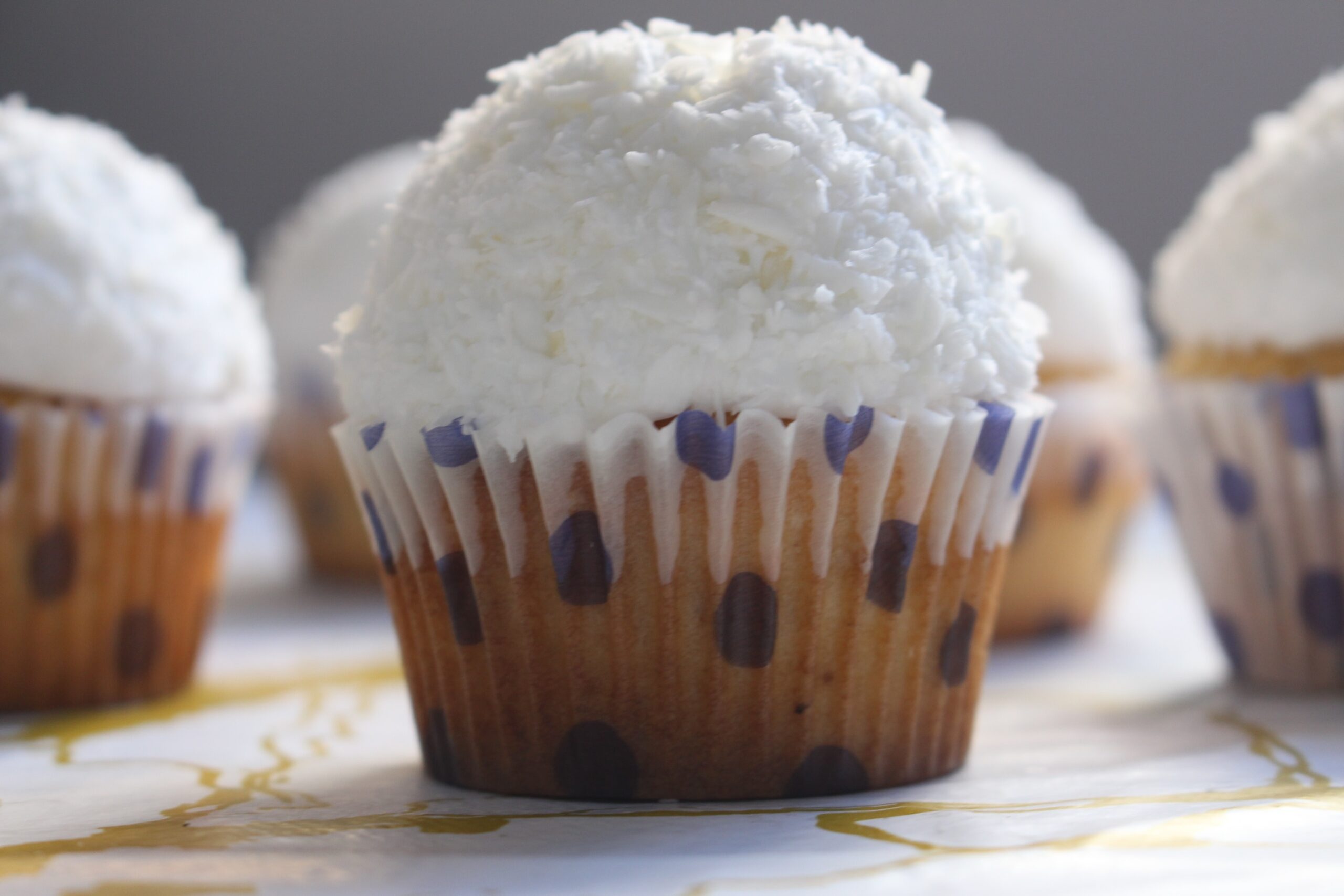 snow ball cupcake