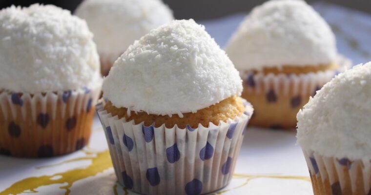 Snowball Cupcakes( STEP BY STEP RECIPE WITH PHOTOS)