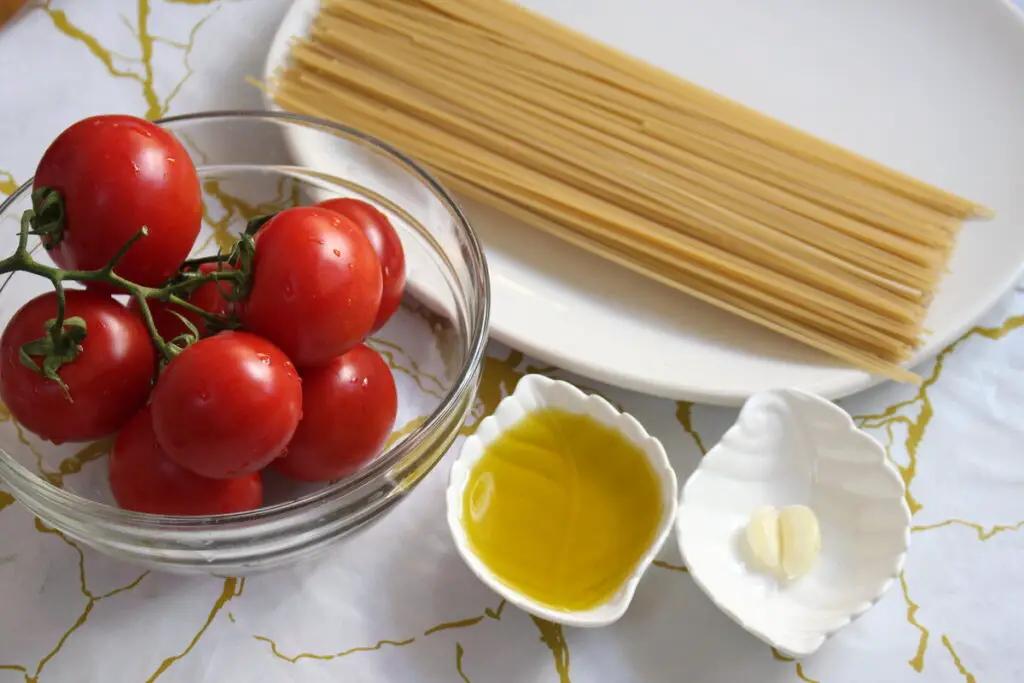 tomatoes sauce from fresh tomatoes